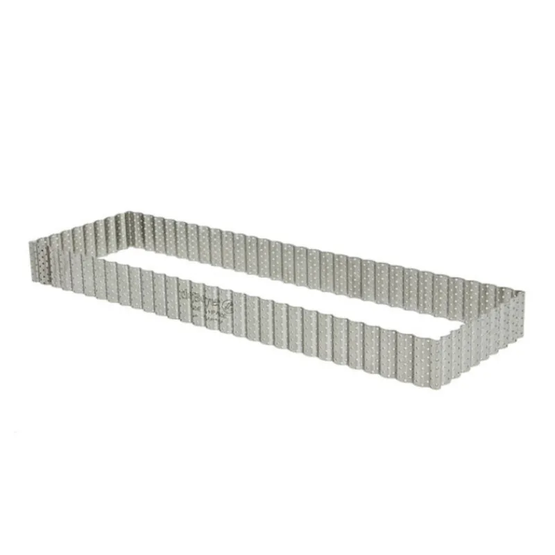 Cerf Dellier Cadre à tarte rectangulaire cannelé et perforé inox H 3 cm - 35 x 10 cm De Buyer