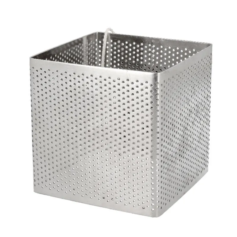 Cerf Dellier Cercle perforé carré en acier inoxydable carré - 8 x 8 x 8 cm