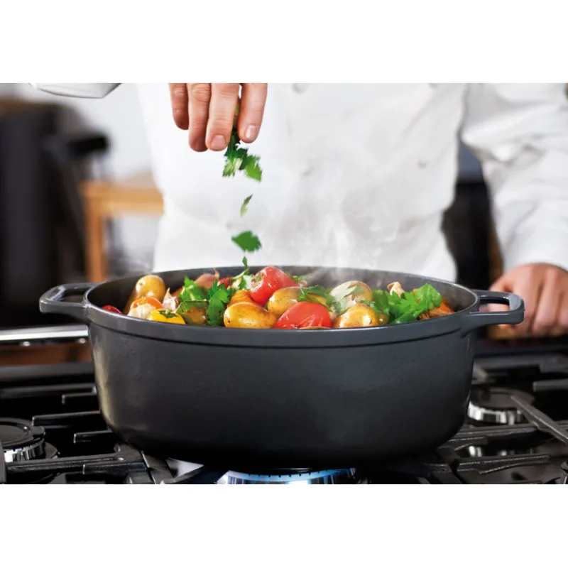 Cerf Dellier Le Chasseur cocotte ovale avec couvercle noire 17 cm