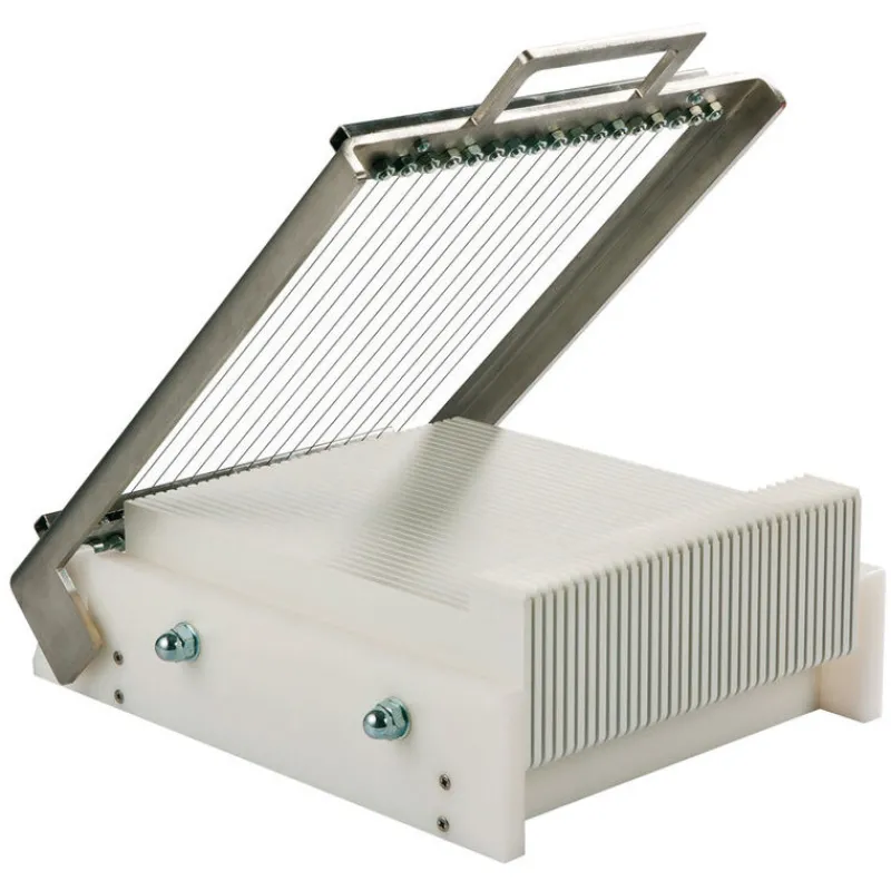 Cerf Dellier Mini-guitare 240x250 plaque inox 260x26 cm